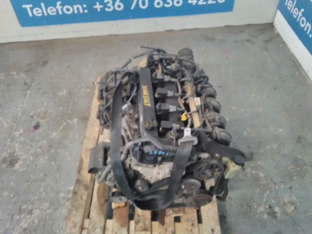 MAZDA LF bontott motor  3. kép