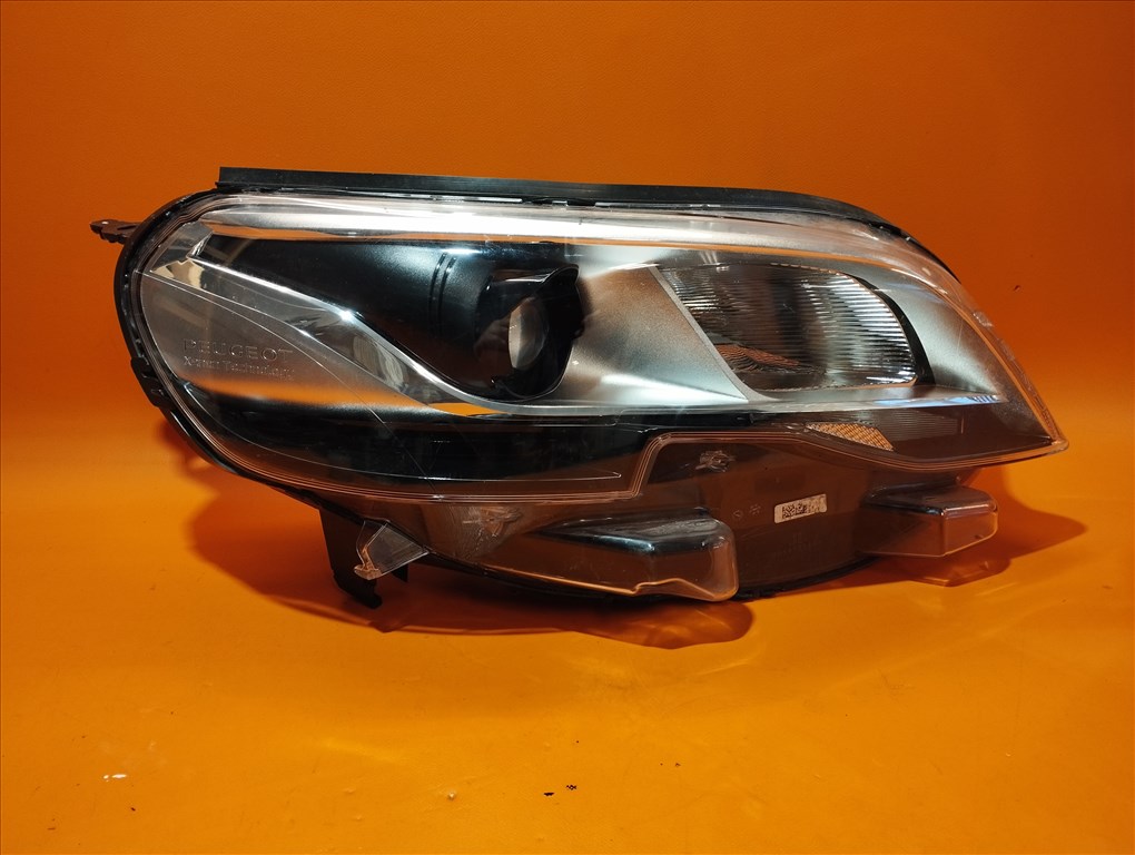 Peugeot Expert Traveller jobb xenon lámpa 9808235780 (S67.140.1016R)a 1. kép