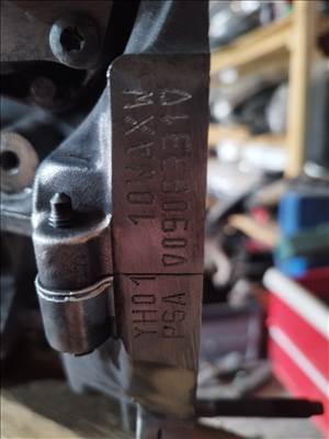 Peugeot 308 II BlueHDi 120 STOP&START motor  9h01 yh01