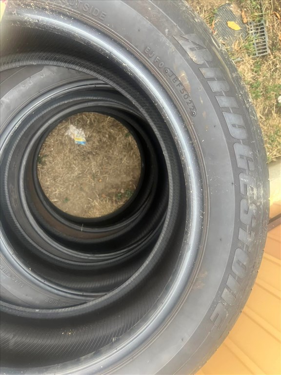  235/5519" használt nyári gumi gumi 2. kép