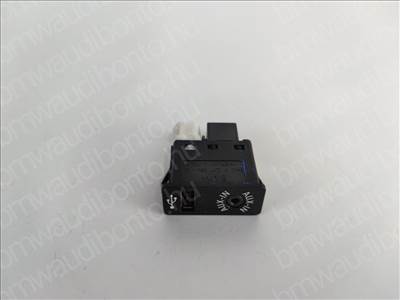 BMW 1 (E81) USB aljzat csatlakozó (9237654, 84109237654, 61319189174)