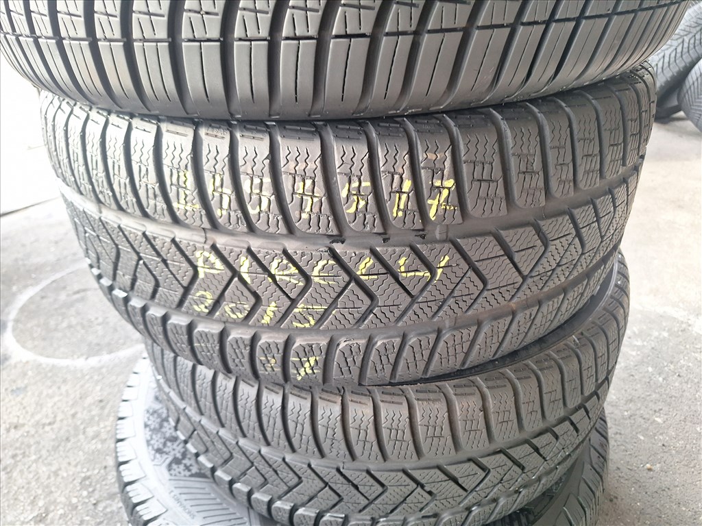  245/45/17"  Pirelli téli gumi  2. kép