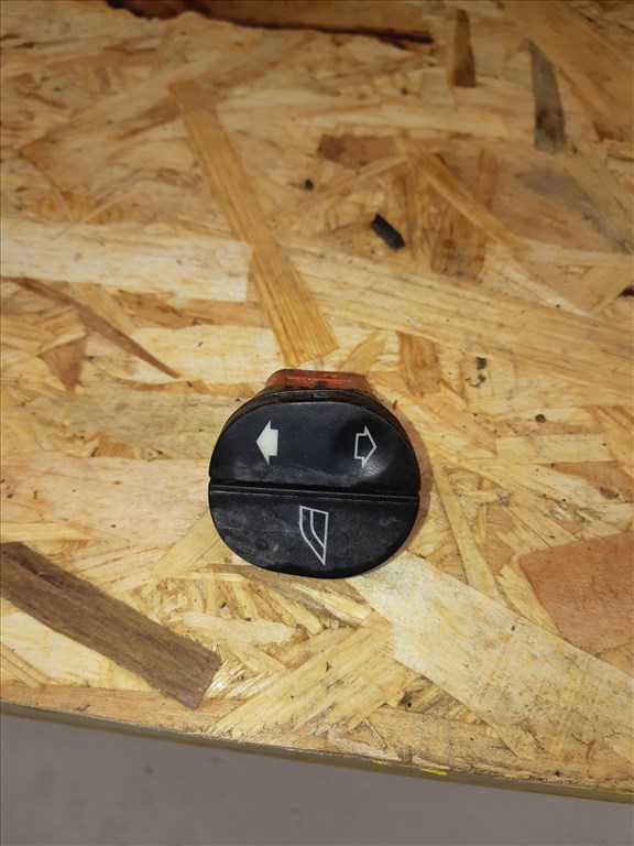 Ford Fiesta V Jobb Elsõ Ablakemelõ Kapcsoló 96FG14529AC 1. kép