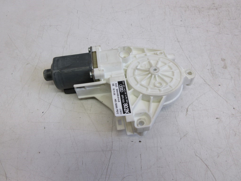 Audi A3 5 ajtós (8P) jobb elsõ ablakemelõ motor 8P0959802K 0130822205 2. kép
