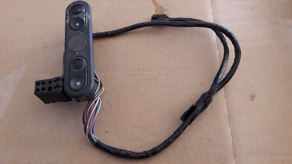 Opel Frontera A Jobb Elsõ Ablakemelõ Kapcsoló 1. kép