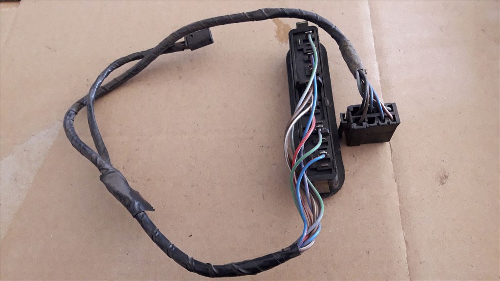 Opel Frontera A Jobb Elsõ Ablakemelõ Kapcsoló 2. kép