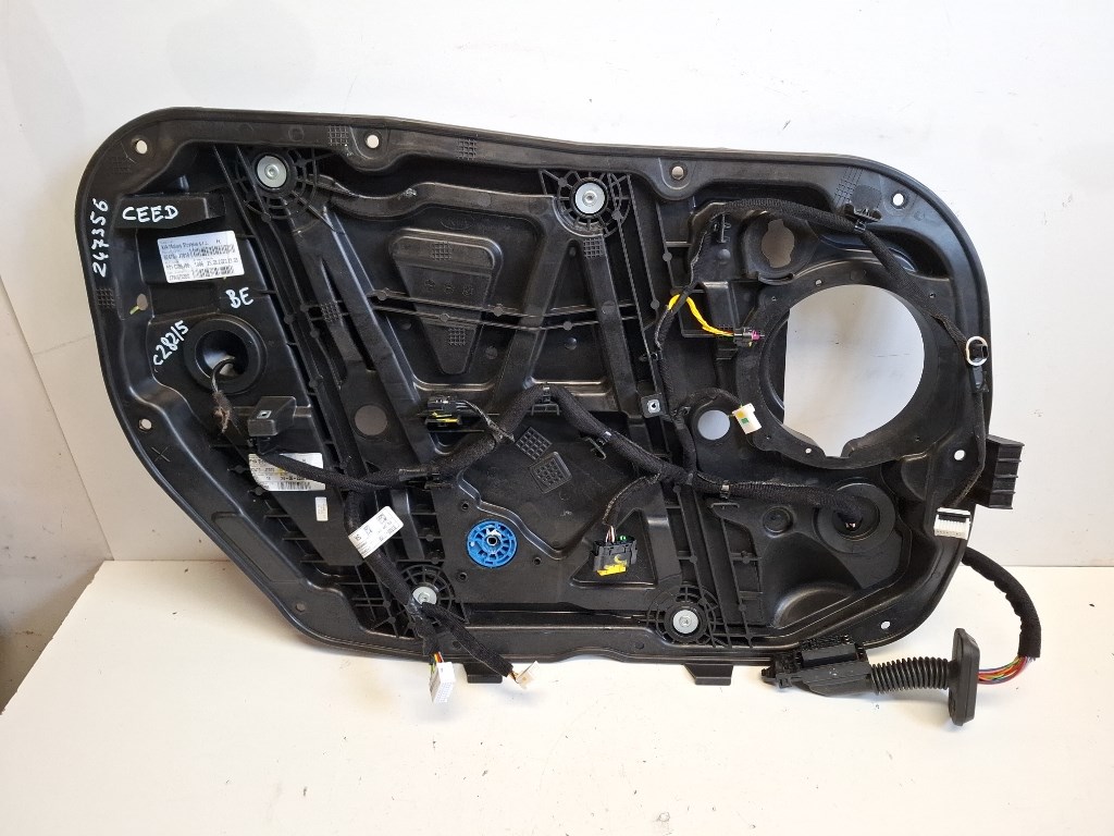 Kia Ceed (CD) bal elsõ Ablakemelõ szerkezet elektromos 82470J7010 1. kép