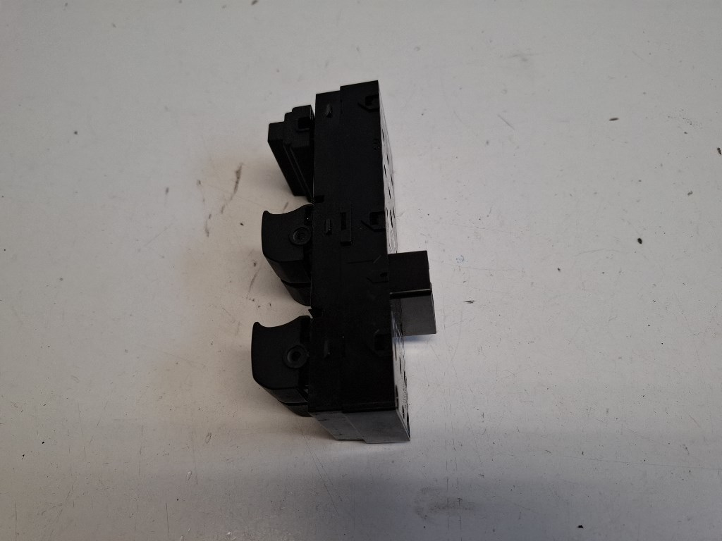 Kia Venga bal elsõ ablakemelõ kapcsoló 935701P411 2. kép