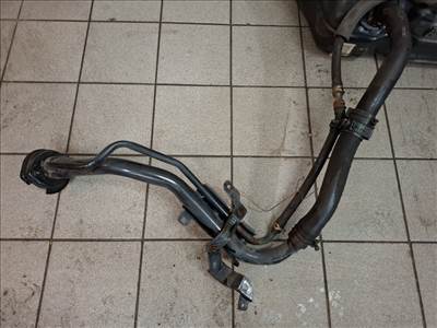 Mazda CX-3  üzemanyag tankbeöntő