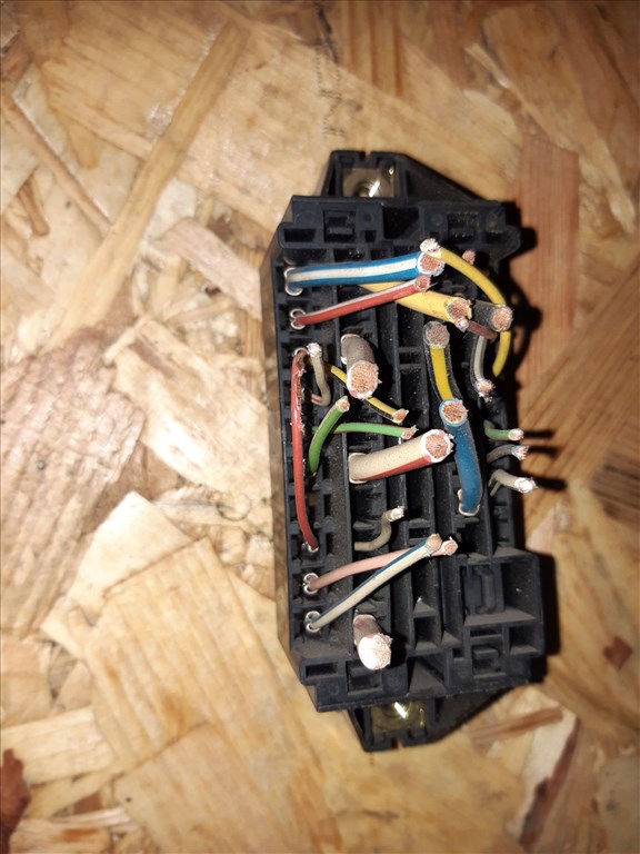 Suzuki Ignis 03-07 Biztosítéktábla / Relé Tábla 2. kép