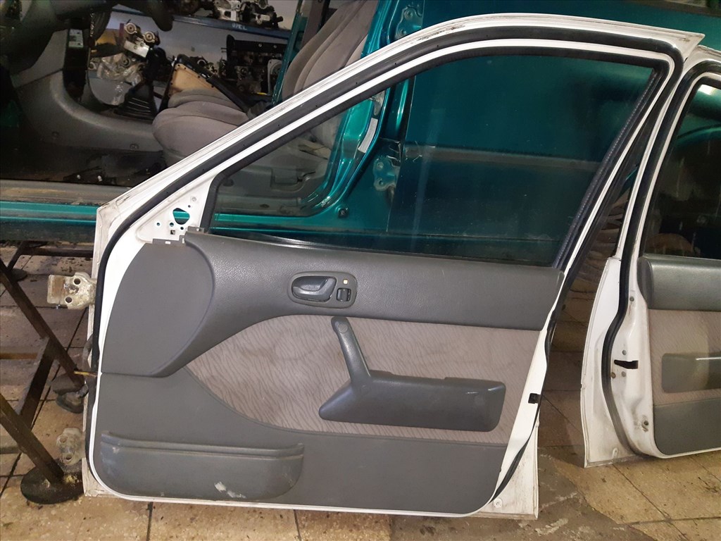 Suzuki Swift II 92-03 Jobb Elsõ Ajtó 2. kép