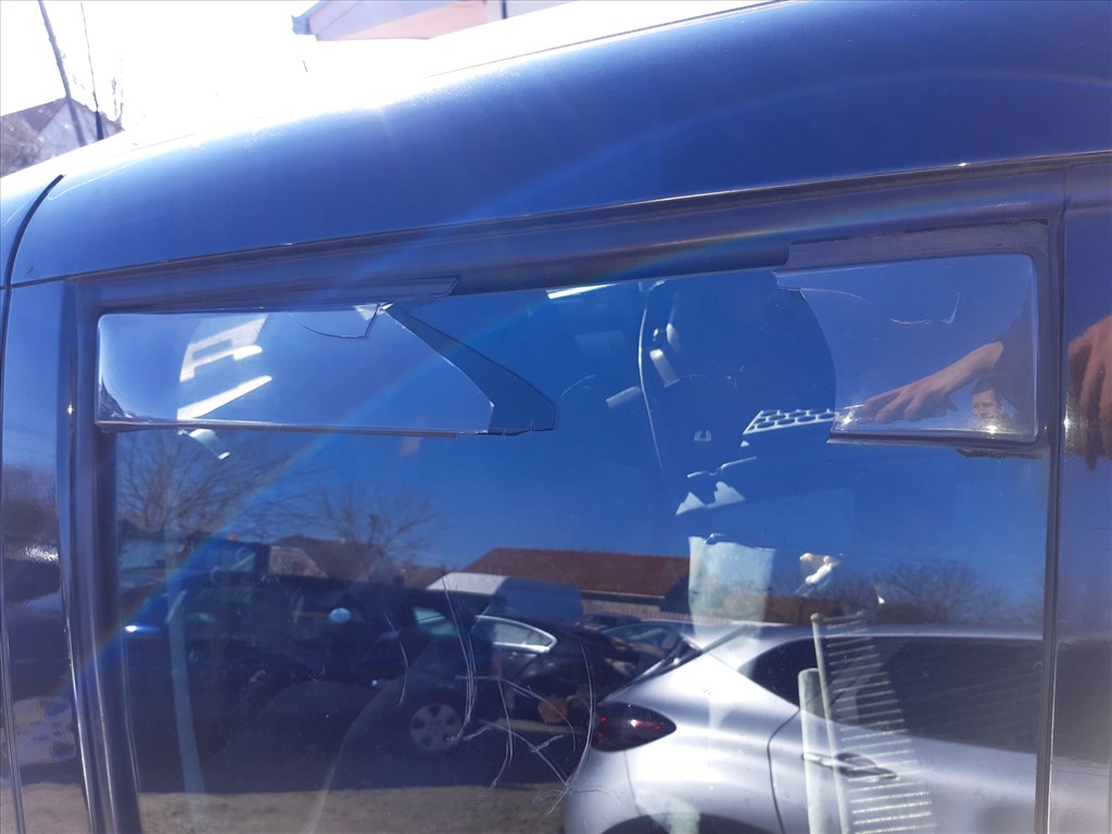 Suzuki Swift III 04-10 Bal Hátsó Ajtó 43R-00351 3. kép