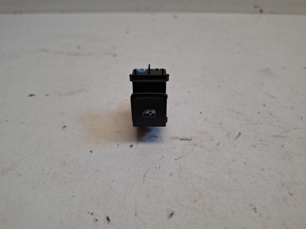 Skoda Fabia bal hátsó ablakemelõ kapcsoló 5G0959855K 1. kép