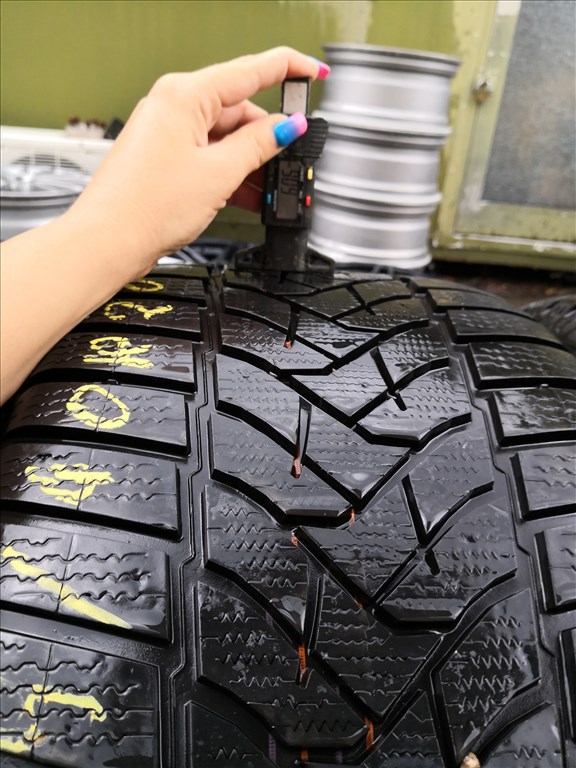 255/45 R20 és 285/40 R20 Dunlop téli gumi 30000ft a 4db/291/ 3. kép