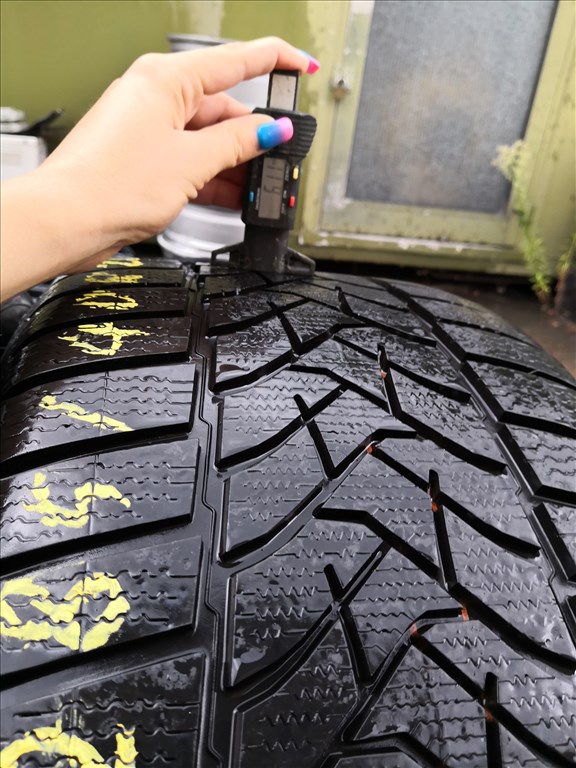 255/45 R20 és 285/40 R20 Dunlop téli gumi 30000ft a 4db/291/ 4. kép