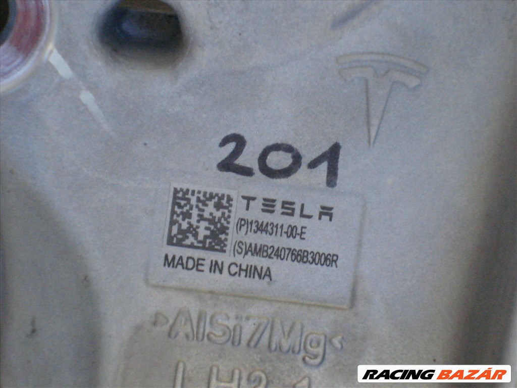 Tesla Model 3 Highland csonkállvány Tengelycsonk 1344311-00-E 2023-tól 5000 Km 5. kép
