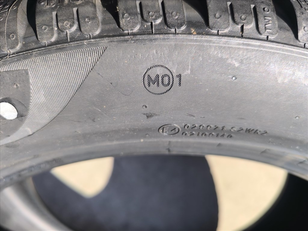 235/50R19 ÚJ Pirelli téli gumi garnitúra 235/50R19 3. kép