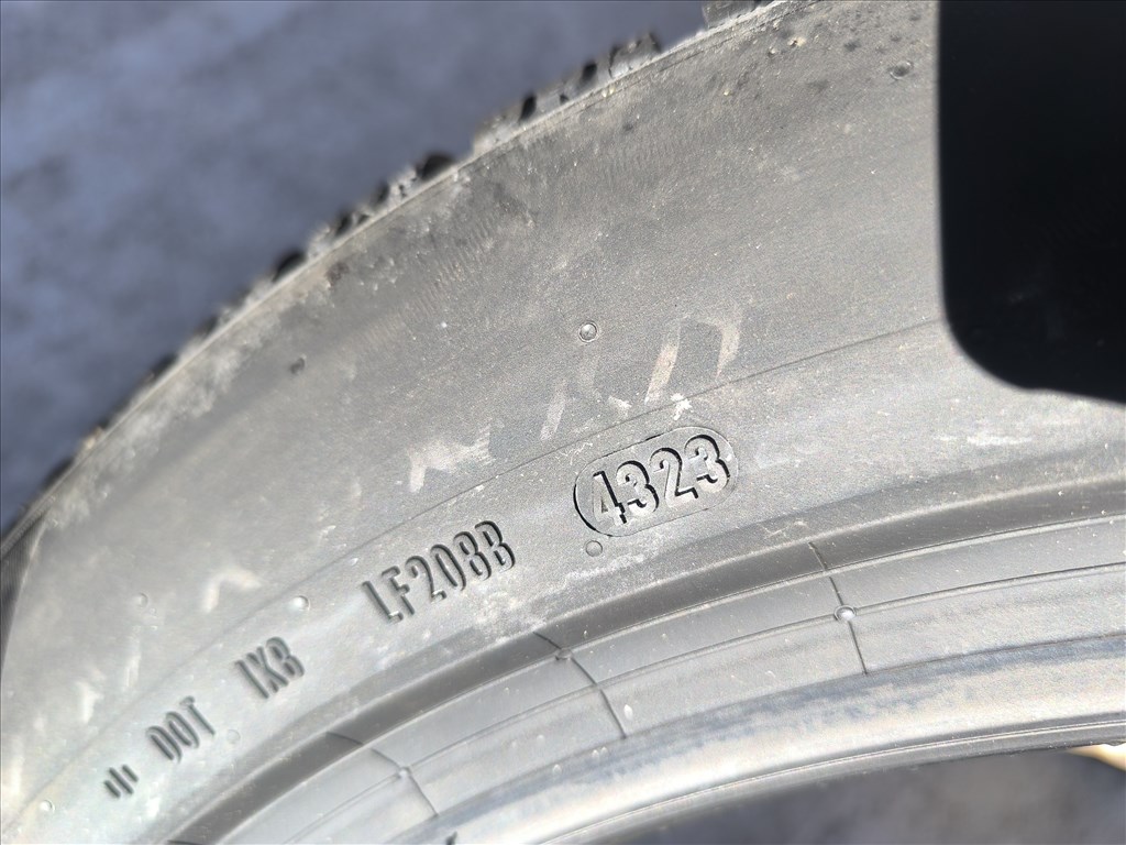 235/50R19 ÚJ Pirelli téli gumi garnitúra 235/50R19 4. kép