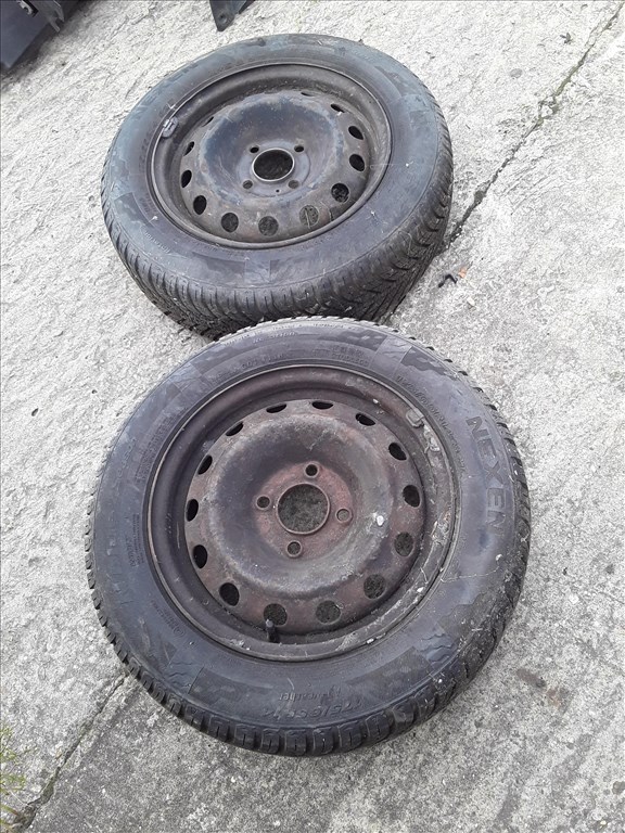 Peeugeot 206 Lemezfelni téligumi 14col  1. kép