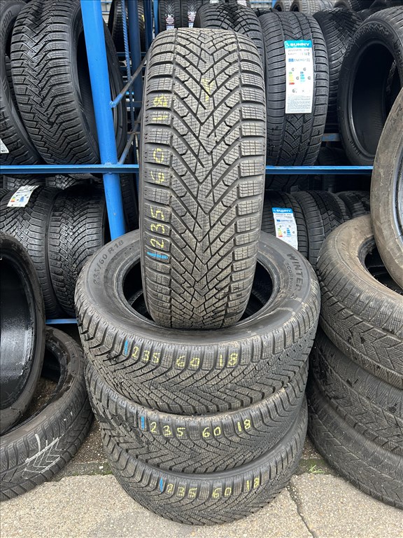 4db 235/60×18″ Pirelli téli gumiabroncs. (3751698) 1. kép