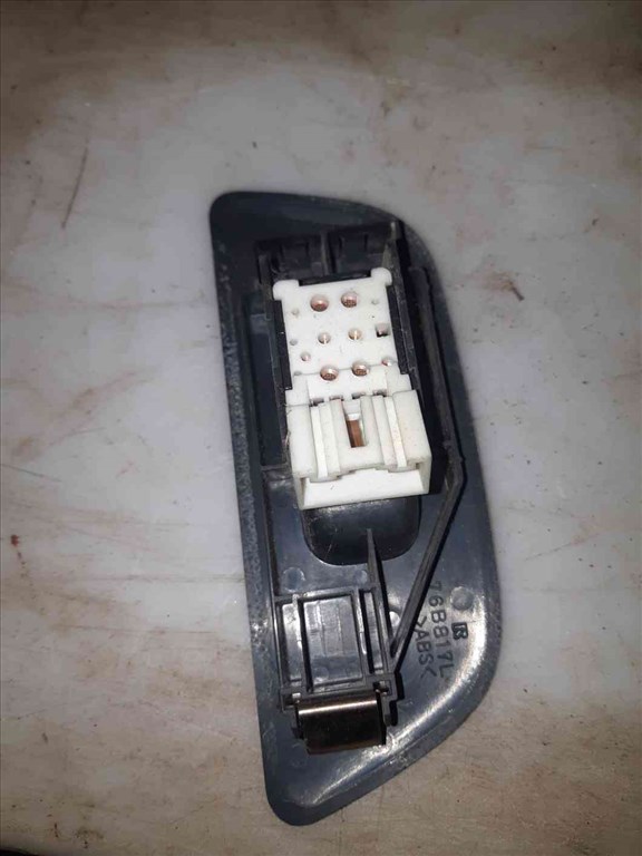 Suzuki Ignis 03-07 Ablakemelõ Kapcsoló 2. kép