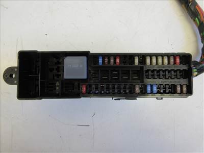 Ford Focus  biztosítéktábla csomagtér AV6T14K131AB