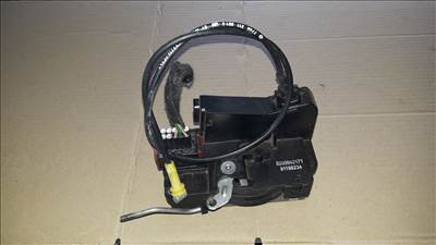 Renault Trafic Jobb Első Ajtó Zárszerkezet  Központizár Motor 8200 042 171