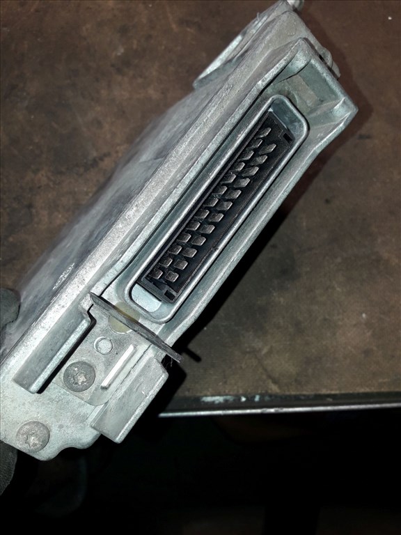 Renault Kangoo I Motorvezérlõ / ECU 7 700 104 956 2. kép