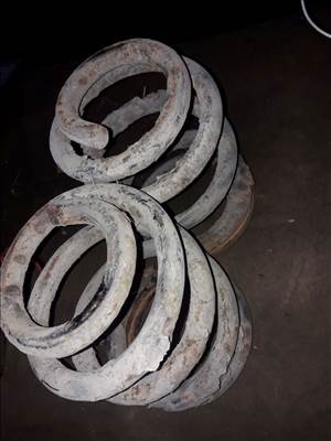 Toyota Hiace Hátsó Rugó Pár