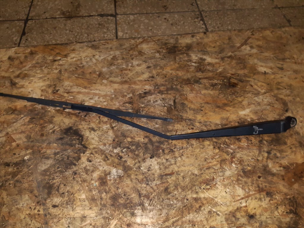 Suzuki Swift III 04-10 Jobb Elsõ Ablaktörlõ Kar 1. kép