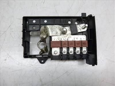 Opel Astra J  akkumulátor biztosíték 13302305