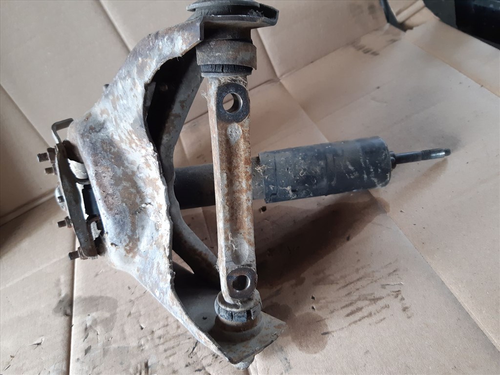 Lada 2101 Jobb Elsõ Alsó Lengõkar 2. kép