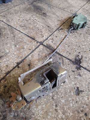 Volkswagen Transporter T4 91-03 Bal Első Ajtó Zárszerkezet  Központizár Motor 701 837 015 C