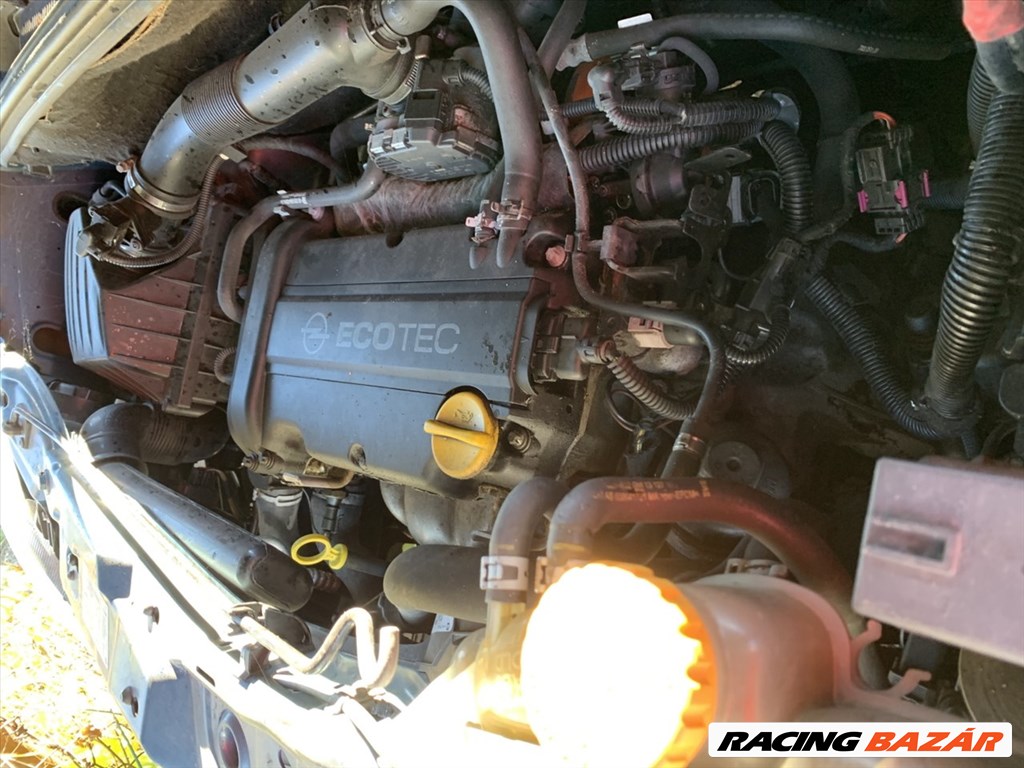 Opel Meriva bontott alkatrészei 7. kép
