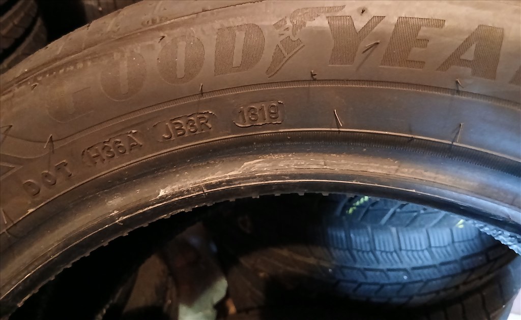  215/50R17 újszerű Goodyear nyári gumi szett 2019 7mm 3. kép