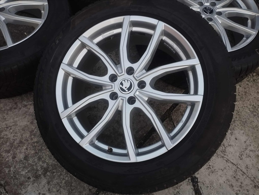 5x112 19 Skoda Enyaq Elroq ID4 ID5 felni Pirelli 235/55 255/50 r19 " téli gumik VW Seat Cupra Audi 1. kép