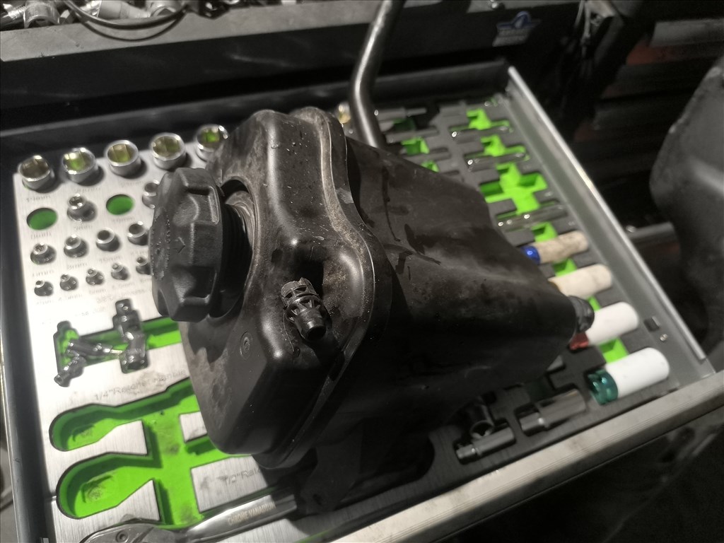 BMW X5 E70 tetőkárpit  3. kép