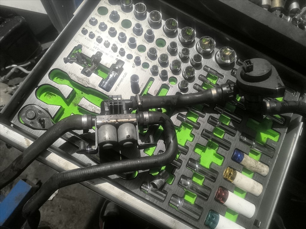 BMW X5 E70 tetőkárpit  4. kép