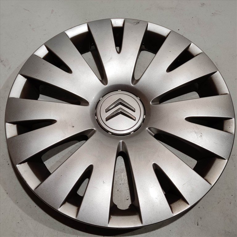 209505 Citroen Berlingo 2008-2018 15"-os dísztárcsa (1db) a képen látható állapotban 9657791980 1. kép