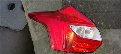 Ford Focus mk3 ferdehátu bal hátsó lámpa 