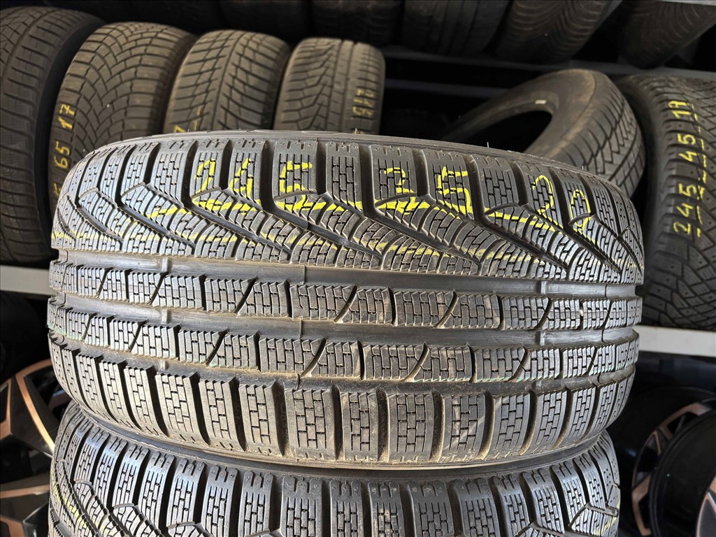 245/35 r20 Pirelli 2020 7mm téligumi 2db eladó 245/35r20 1. kép