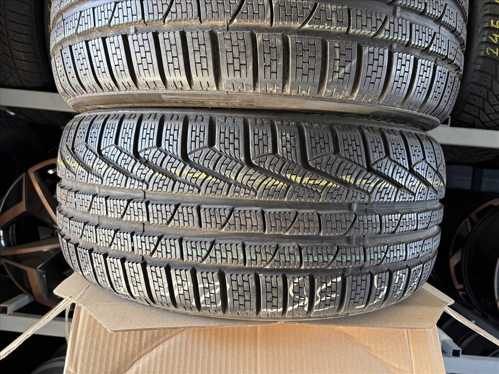 245/35 r20 Pirelli 2020 7mm téligumi 2db eladó 245/35r20 2. kép
