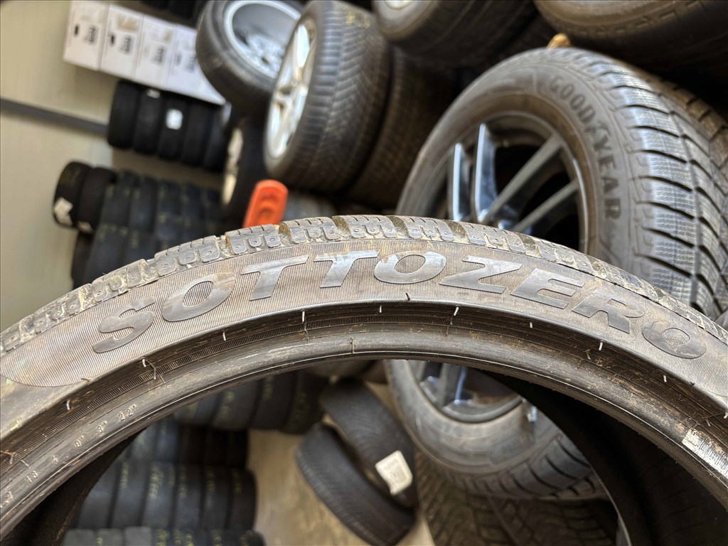 245/35 r20 Pirelli 2020 7mm téligumi 2db eladó 245/35r20 5. kép