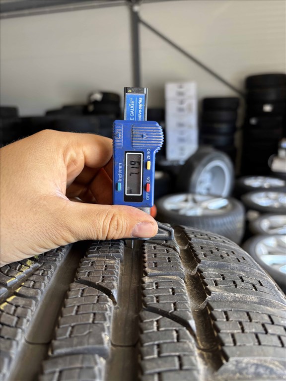 245/35 r20 Pirelli 2020 7mm téligumi 2db eladó 245/35r20 6. kép