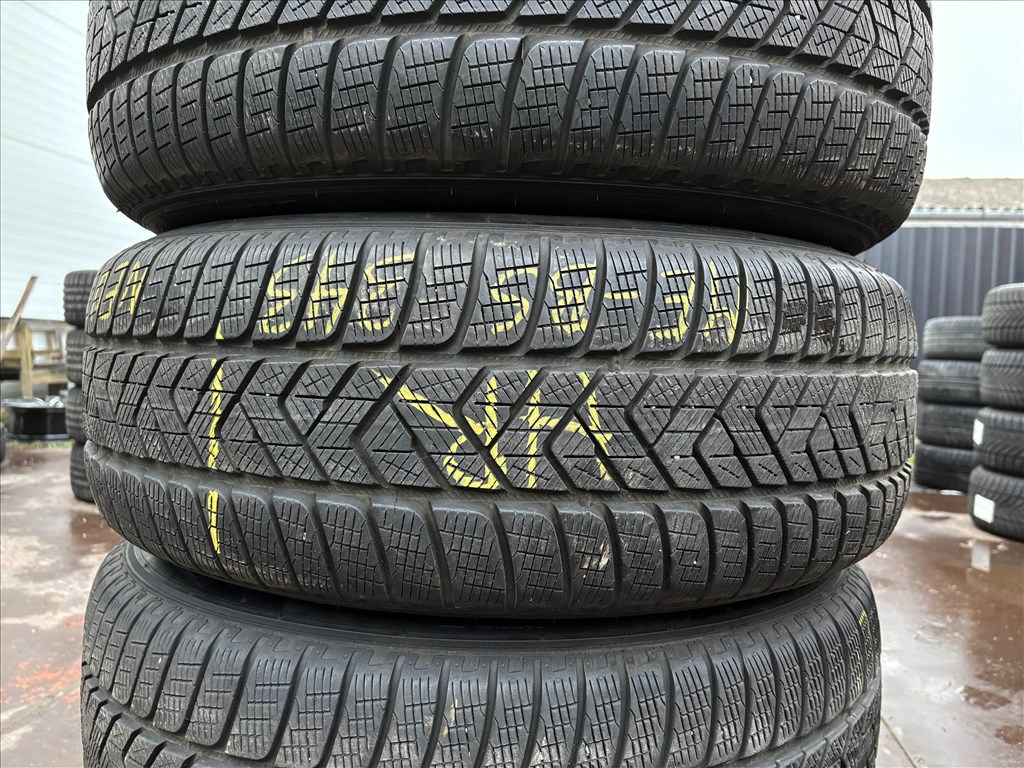 235/60 r18 Pirelli 2022 7mm téligumi 4db 235/60r18 garnitúra 2. kép