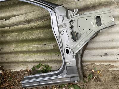 Mitsubishi Outlander III oldal keret 