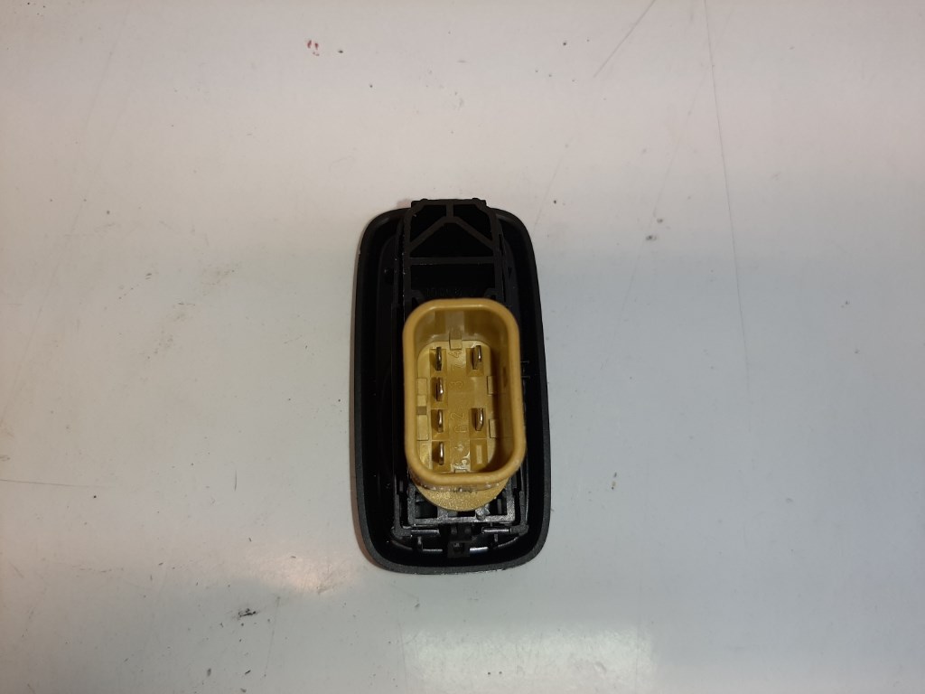 Ford Fiesta jobb elsõ ablakemelõ kapcsoló 8A6T14529AB 3. kép