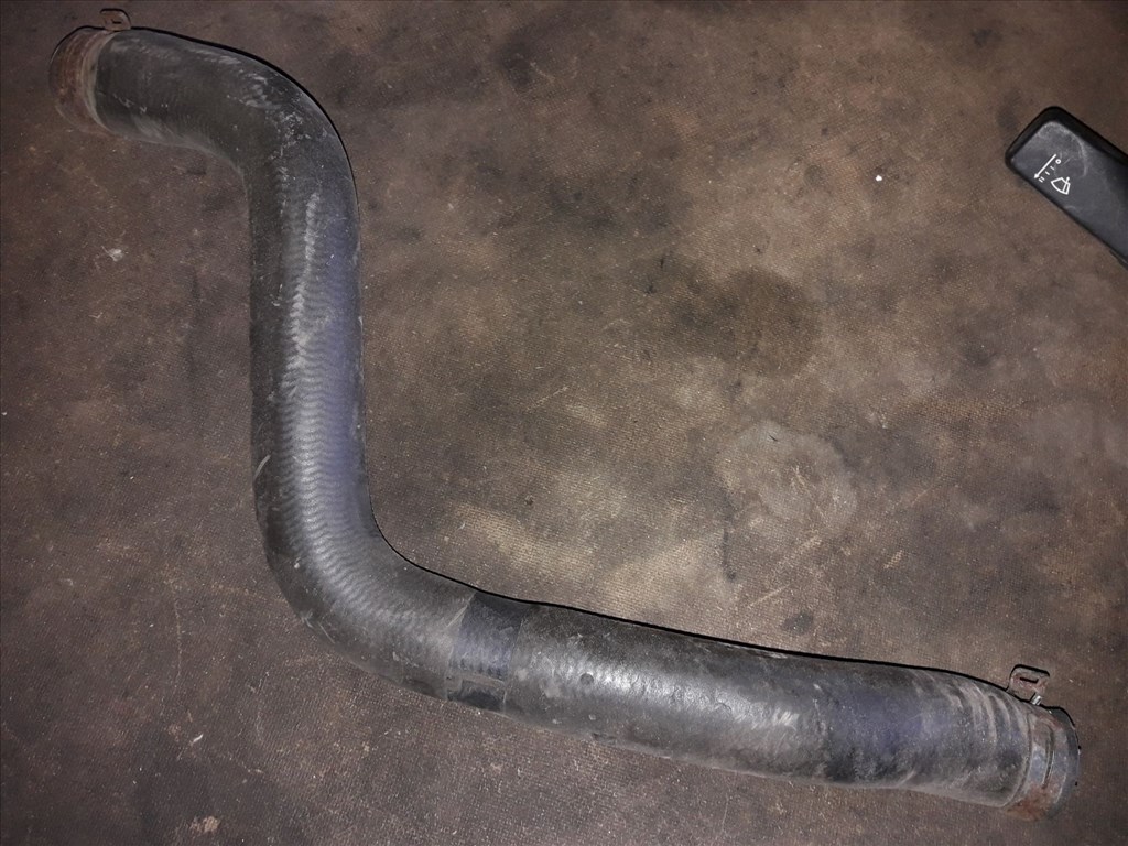 Opel Astra J Vízcsõ 13 251 471 EA 2. kép