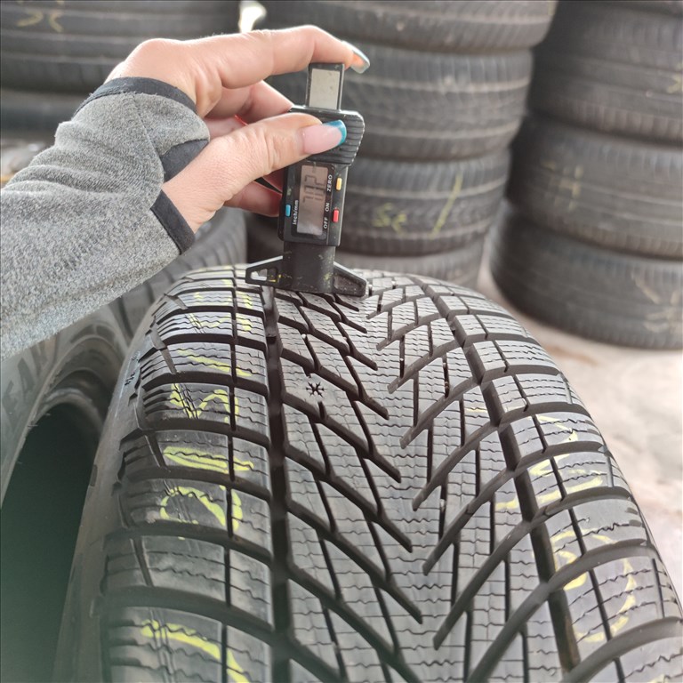  215/55 R17 Goodyear téli gumi 40000ft a 2db/215/ 2. kép