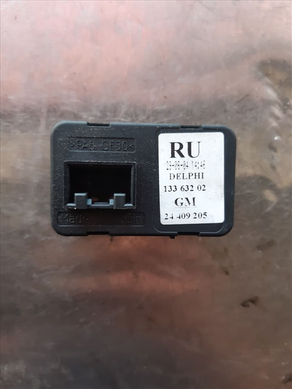 Opel Meriva Bal Elsõ Ablakemelõ Kapcsoló 24 409 205 2. kép